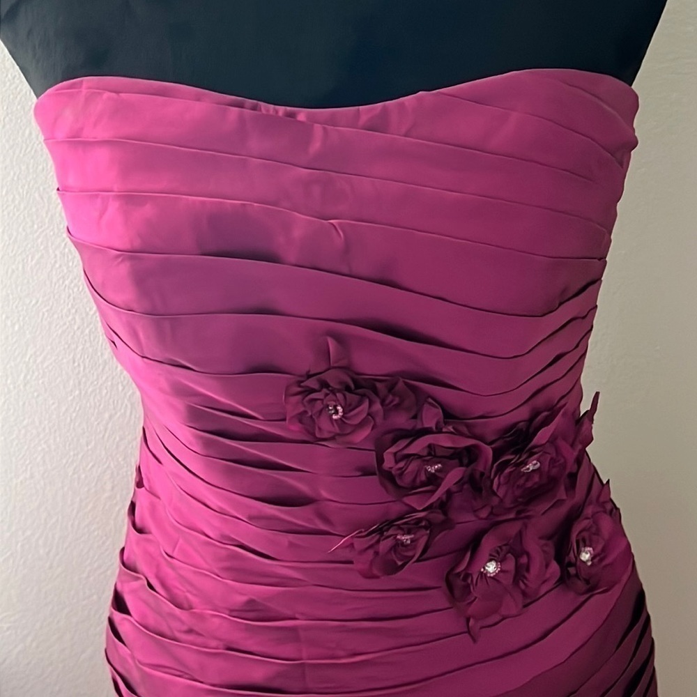 Angelina Faccenda Style#20263 Berry pleated strapless dress flower detail Sz 10